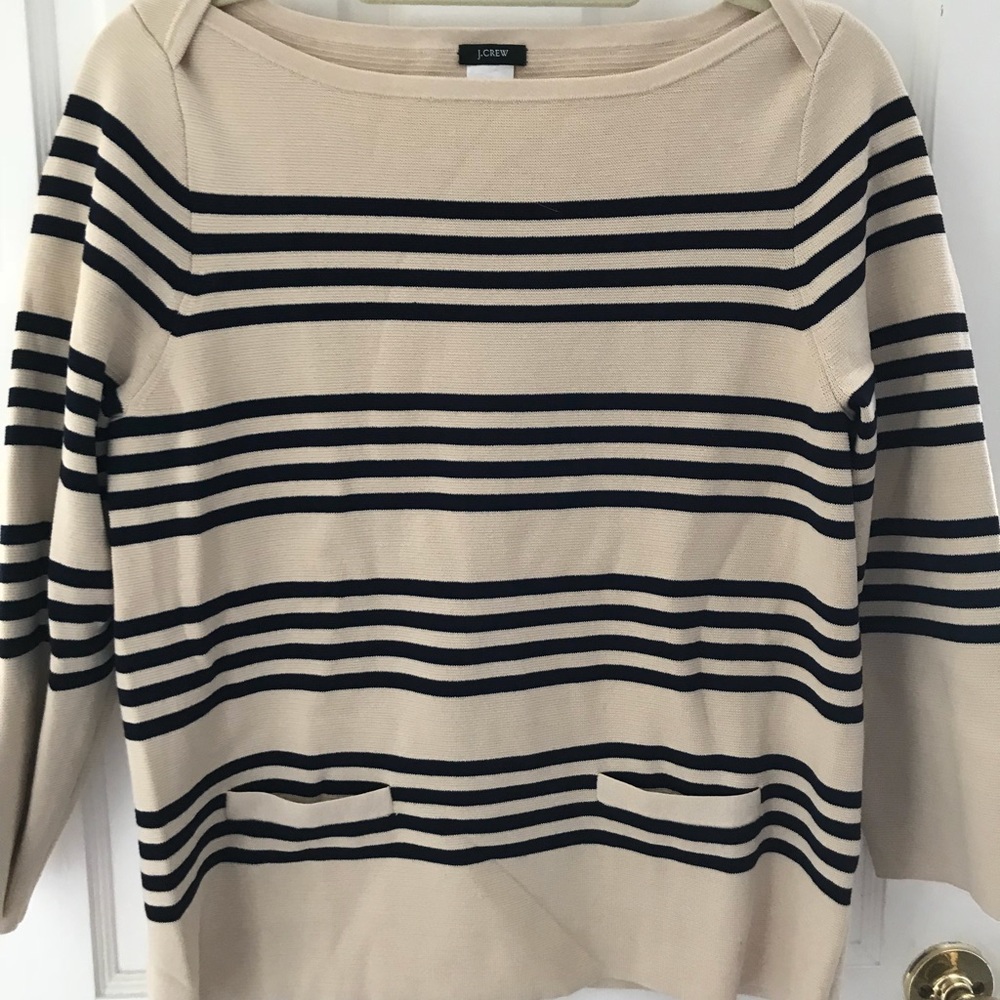 Double pocket sweater